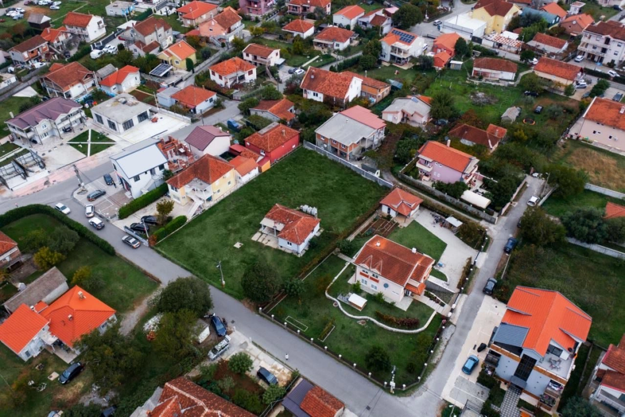 Plac 1.475 m² – Tološi, Podgorica — fotografija 4