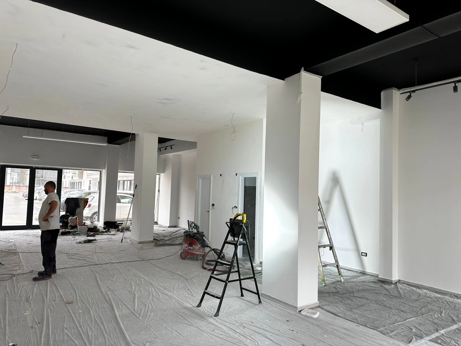 Izdavanje: Poslovni prostor 117 m² – Pobrežje, Podgorica — fotografija 2