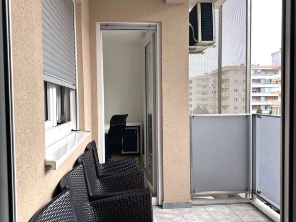 Izdavanje: Trosoban stan 75 m² – City kvart, Podgorica — fotografija 11