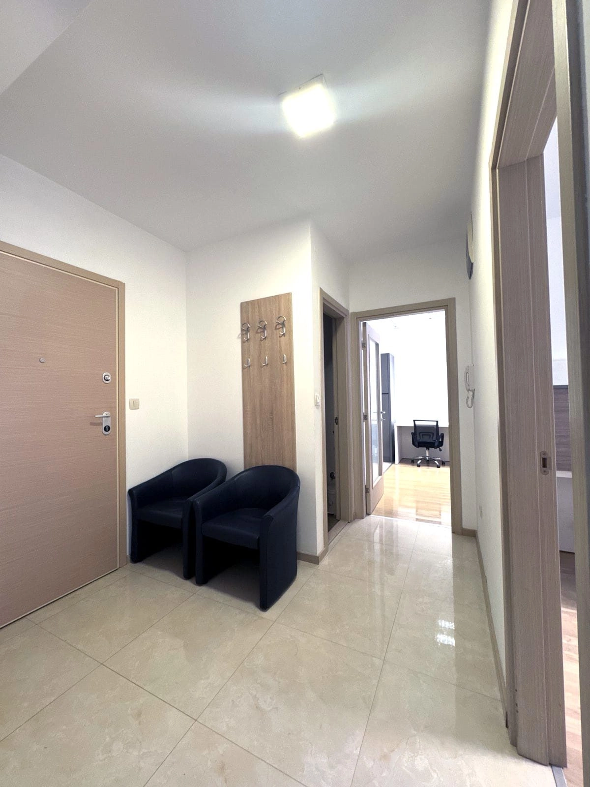 Izdavanje: Trosoban stan 75 m² – City kvart, Podgorica — fotografija 12