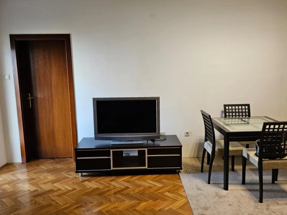 Izdavanje: Jednosoban stan 46 m² – Blok 6, Podgorica — fotografija 4