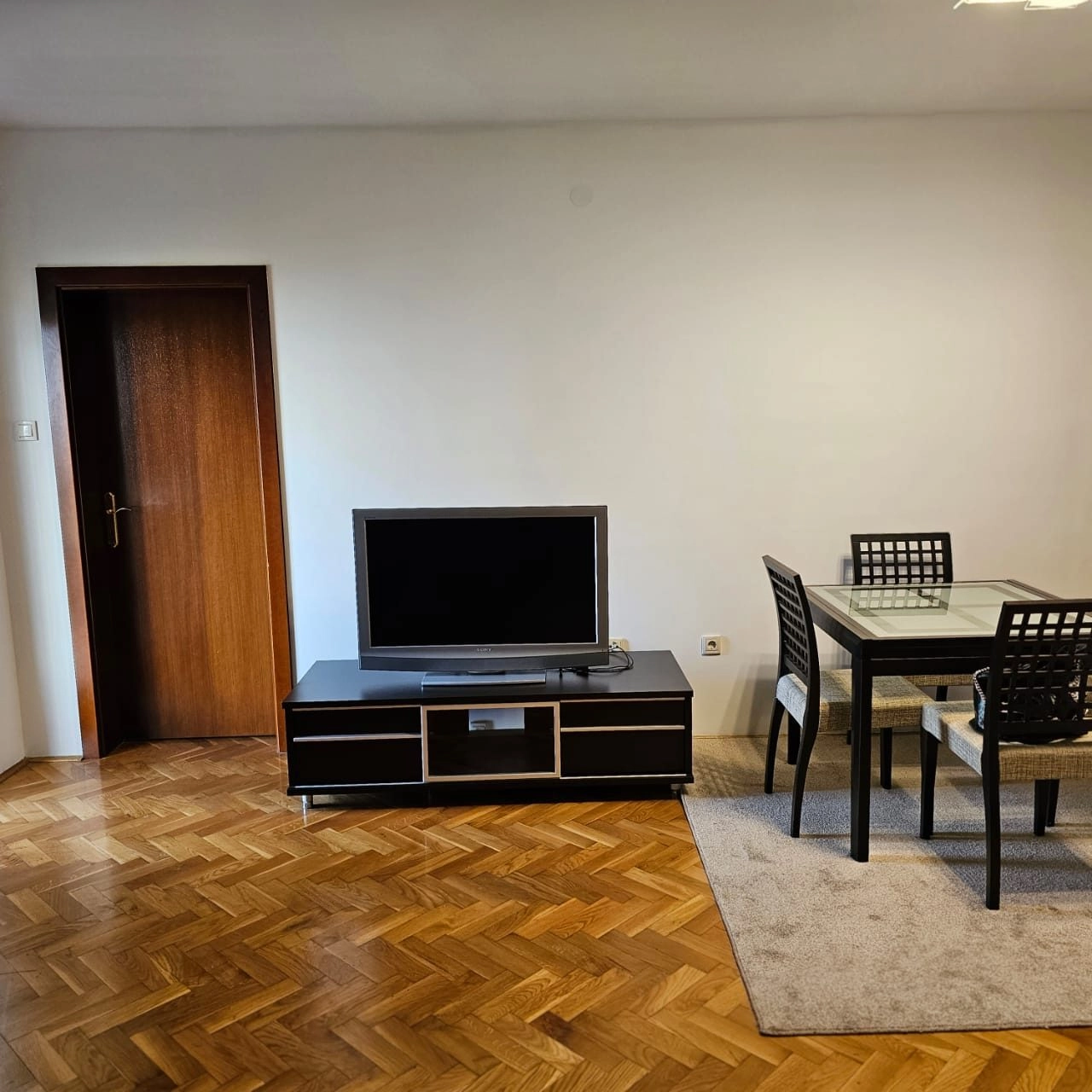 Izdavanje: Jednosoban stan 46 m² – Blok 6, Podgorica — fotografija 4