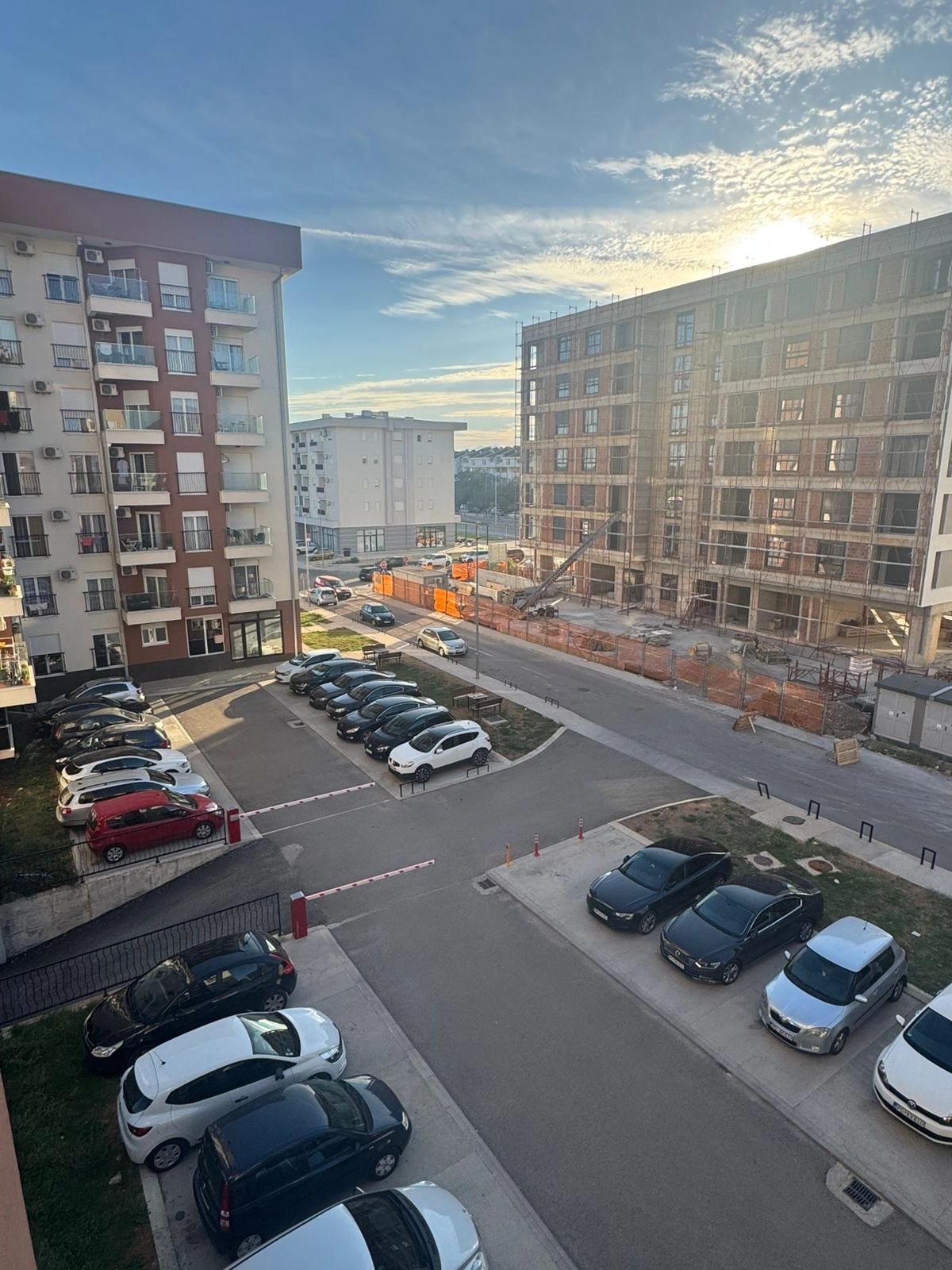 Dvosoban-stan-62-m²-na-Starom-aerodromu-Podgorica-1 Izdavanje: Dvosoban stan 62 m² – Stari aerodrom, Podgorica — fotografija 2