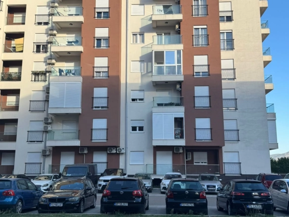 Izdavanje: Dvosoban stan 62 m² – Stari aerodrom, Podgorica — fotografija 10