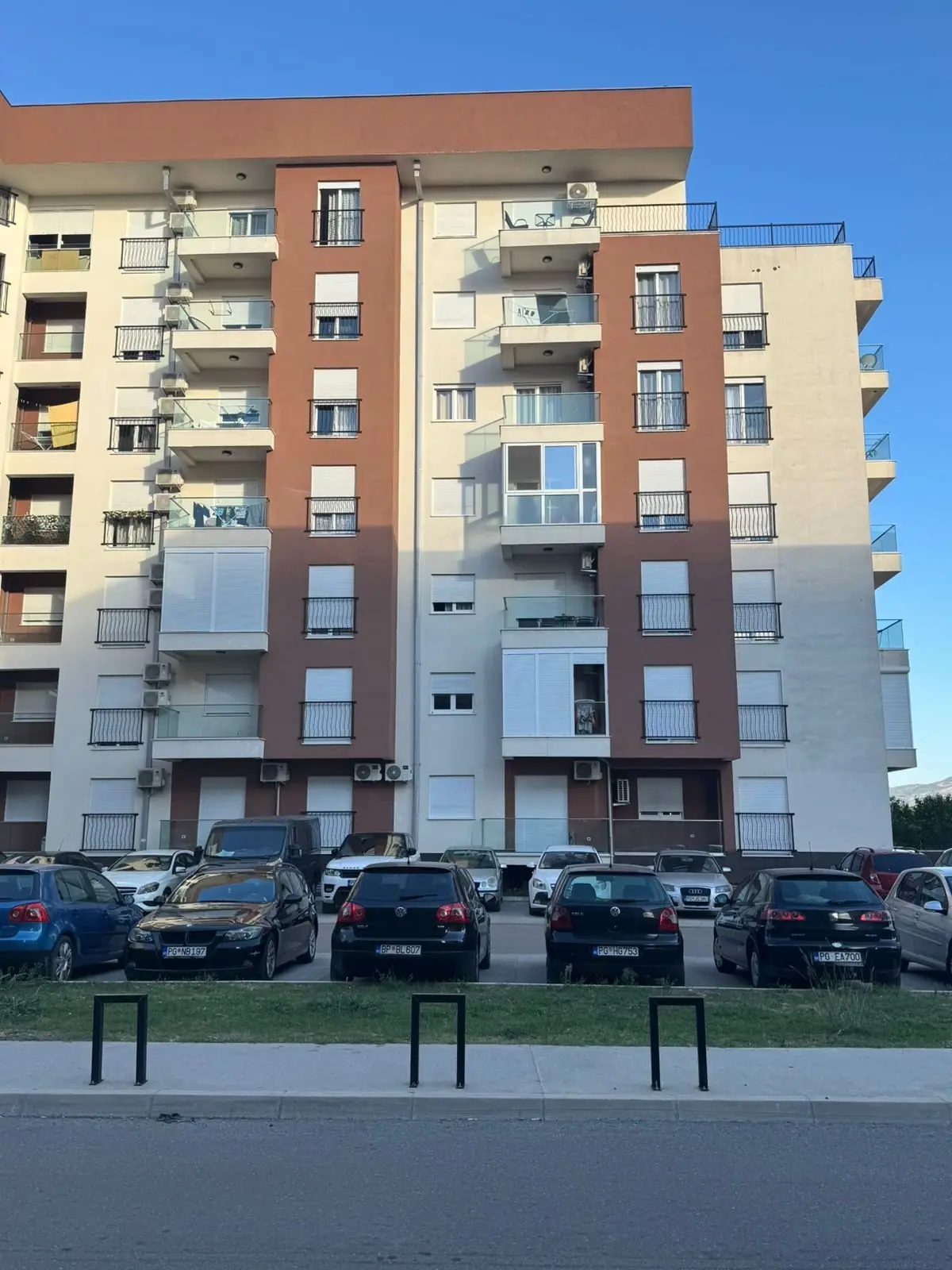 Dvosoban-stan-62-m²-na-Starom-aerodromu-Podgorica-9 Izdavanje: Dvosoban stan 62 m² – Stari aerodrom, Podgorica — fotografija 10