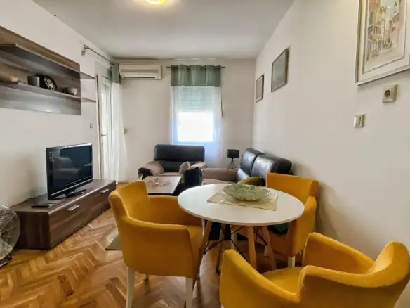 Izdavanje: Jednosoban stan 32 m² – Blok 9, Podgorica — fotografija 2