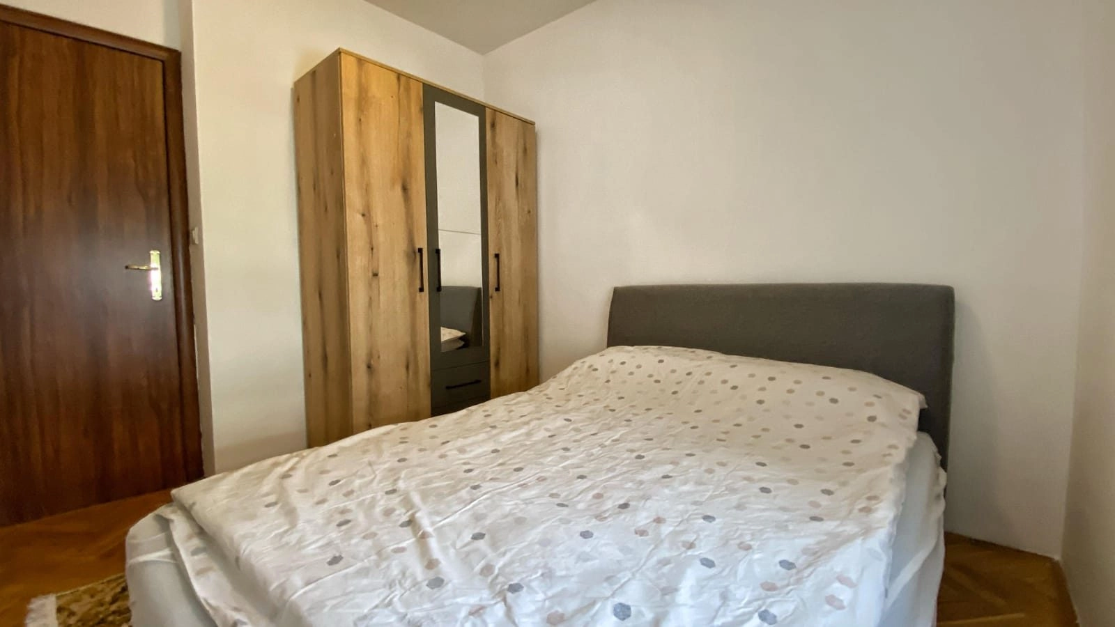 Jednosoban-stan-32-m²-u-Bloku-9-Podgorica-7 Izdavanje: Jednosoban stan 32 m² – Blok 9, Podgorica — fotografija 8