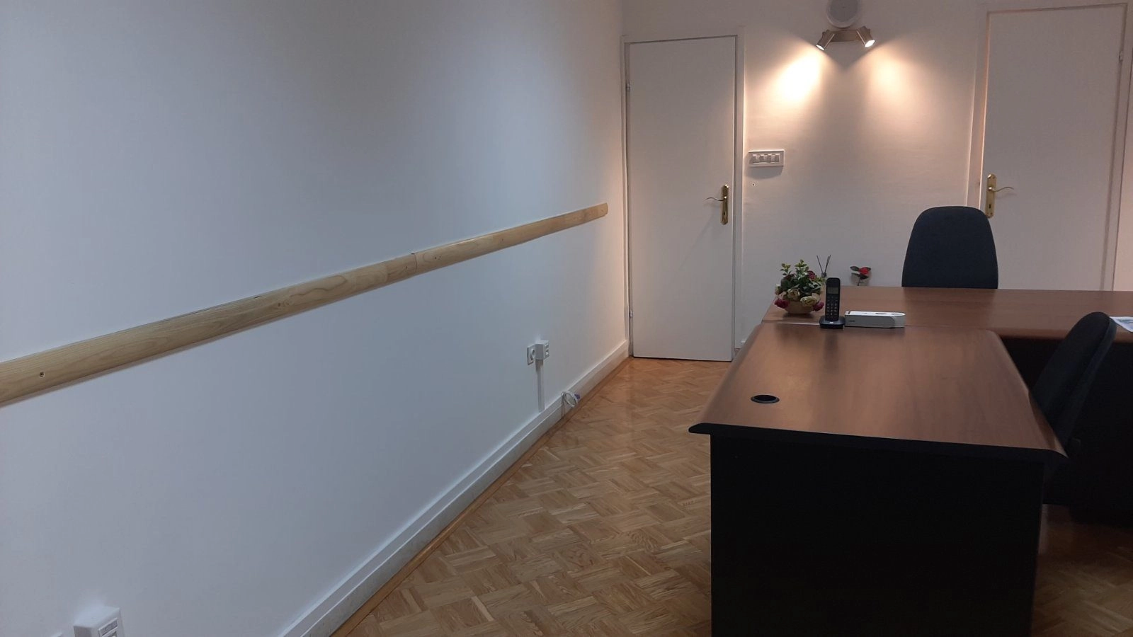 Izdavanje: Poslovni prostor 20 m² – Blok 5, Podgorica — fotografija 3