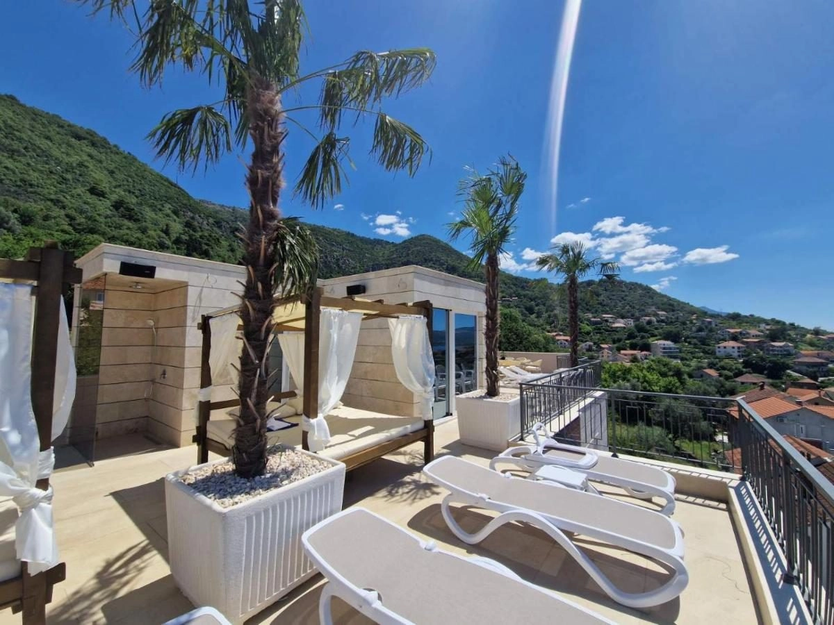 Jednosoban-stan-sa-bazenom-u-Mazini-Tivat-1 Jednosoban stan 55 m² – Mažina, Tivat — fotografija 2