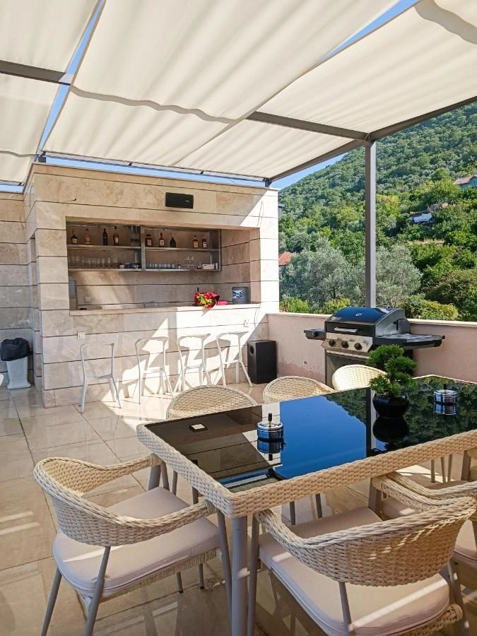 Jednosoban-stan-sa-bazenom-u-Mazini-Tivat-3 Jednosoban stan 55 m² – Mažina, Tivat — fotografija 4