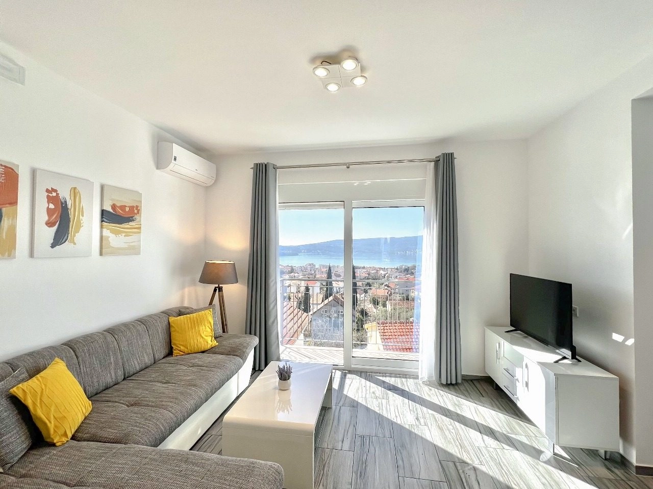 Jednosoban-stan-sa-bazenom-u-Mazini-Tivat-7 Jednosoban stan 55 m² – Mažina, Tivat — fotografija 8
