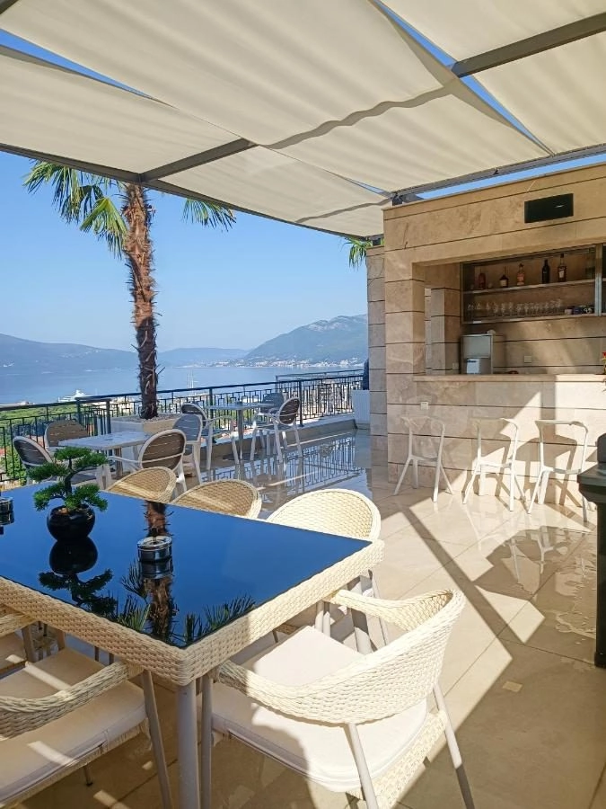 Jednosoban-stan-sa-bazenom-u-Mazini-Tivat-8 Jednosoban stan 55 m² – Mažina, Tivat — fotografija 9