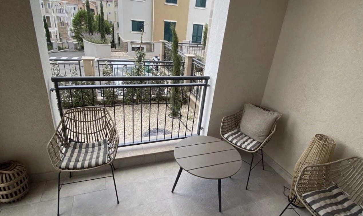 Namjestena-garsonjera-sa-vrtom-Radovici-Tivat-6 Garsonjera 62 m² – Radovići, Tivat — fotografija 7