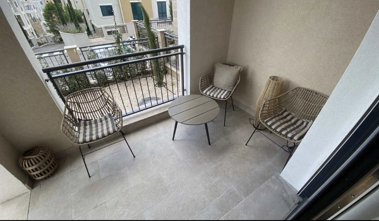 Namjestena-garsonjera-sa-vrtom-Radovici-Tivat-8 Garsonjera 62 m² – Radovići, Tivat — fotografija 9