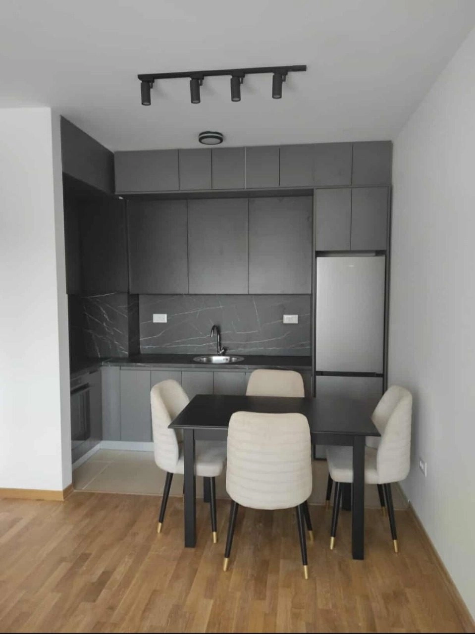 Izdavanje: Dvosoban stan 652 m² – Zabjelo, Podgorica — fotografija 9