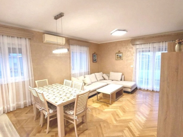 Izdavanje: Dvosoban stan 88 m² – City kvart, Podgorica — fotografija 2