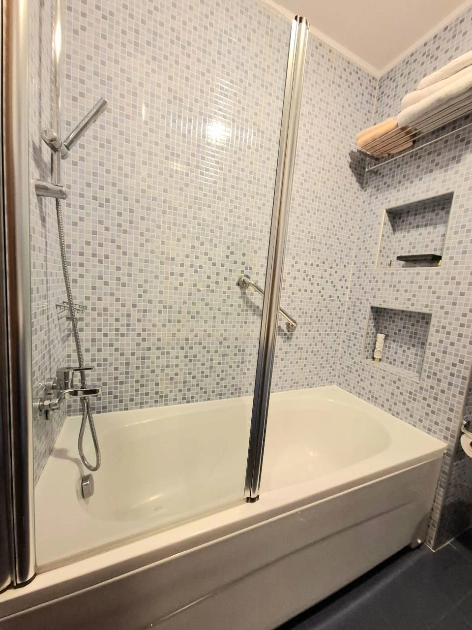 Izdavanje: Dvosoban stan 88 m² – City kvart, Podgorica — fotografija 4