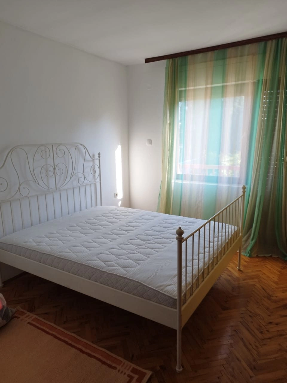 Namjestena-kuca-sa-dvoristem-u-Tolosima-Podgorica-2 Izdavanje: Kuća 130 m² – Tološi, Podgorica — fotografija 3