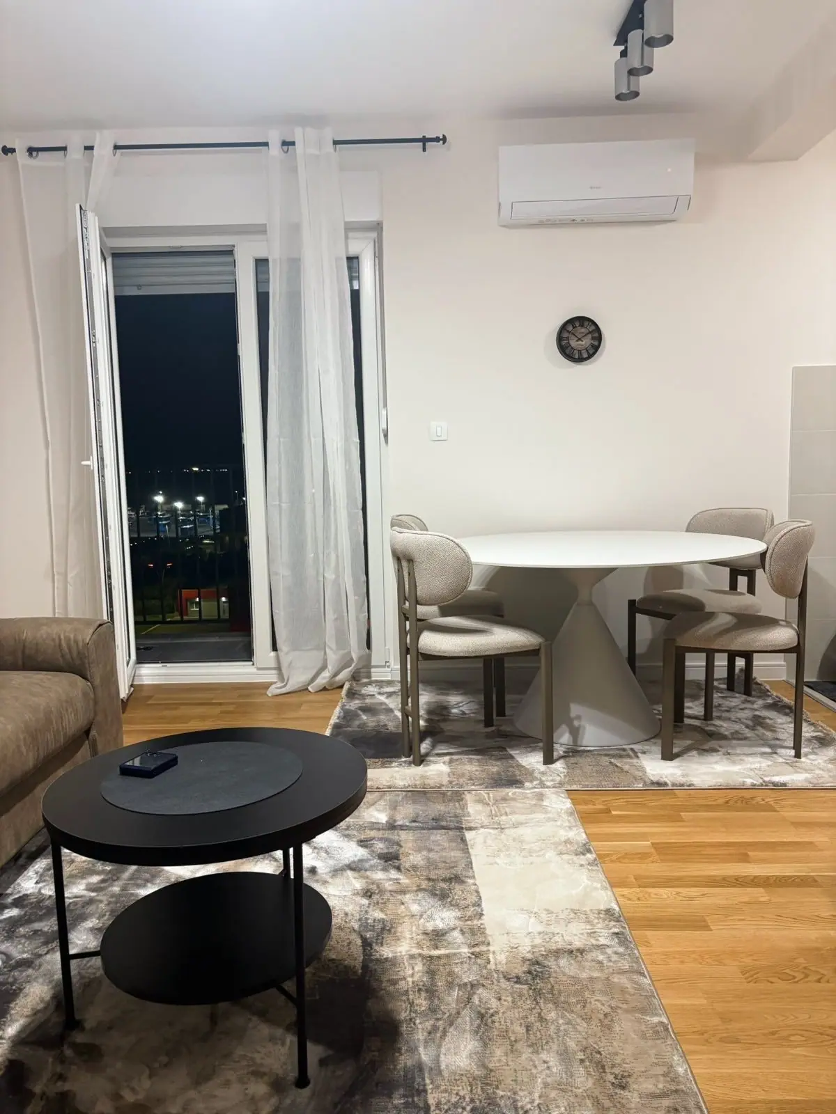 Izdavanje: Dvosoban stan 60 m² – Pobrežje, Podgorica — fotografija 9