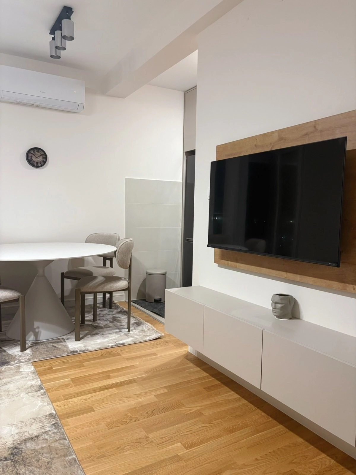 Izdavanje: Dvosoban stan 60 m² – Pobrežje, Podgorica — fotografija 14