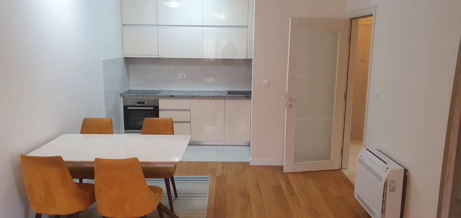 Izdavanje: Dvosoban stan 69 m² – Central Point, Podgorica — fotografija 2