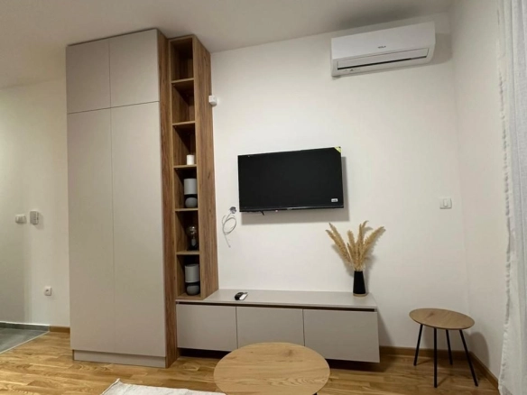 Izdavanje: Garsonjera 242 m² – Zabjelo, Podgorica — fotografija 2