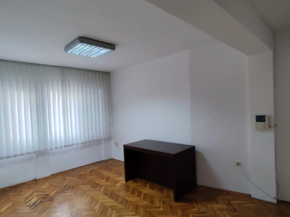 Izdavanje: Poslovni prostor 33 m² – Centar, Podgorica — fotografija 7
