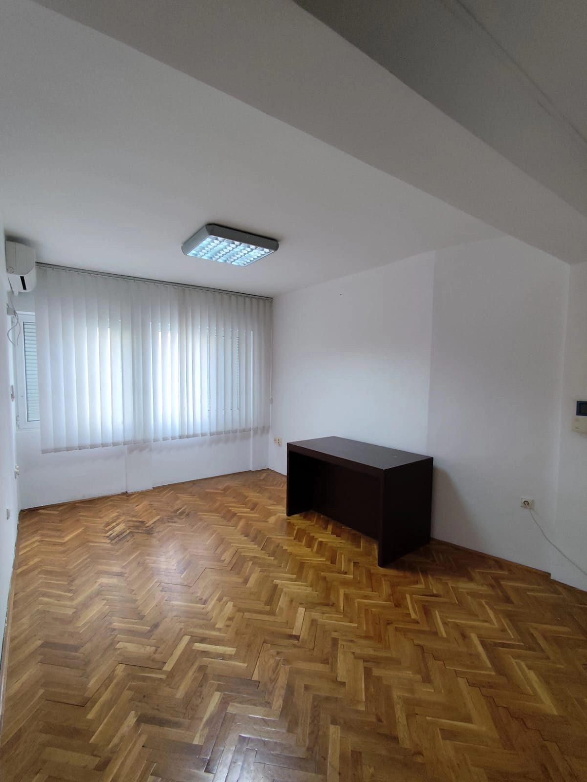 Izdavanje: Poslovni prostor 33 m² – Centar, Podgorica — fotografija 8