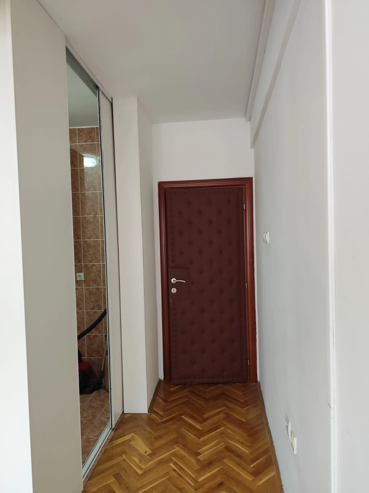 Izdavanje: Poslovni prostor 33 m² – Centar, Podgorica — fotografija 11