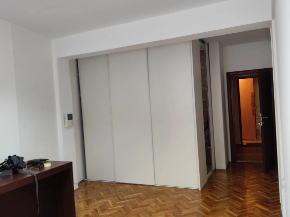 Izdavanje: Poslovni prostor 33 m² – Centar, Podgorica — fotografija 12