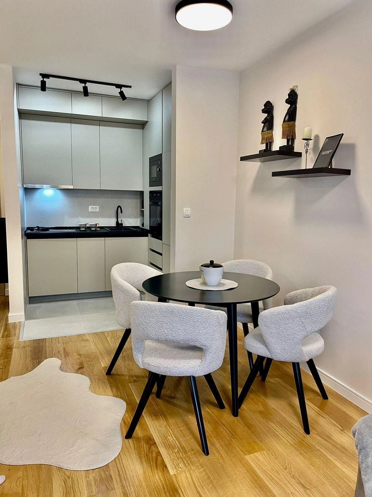 Jednosoban-stan-s-terasom-Central-Point-Podgorica-2 Izdavanje: Jednosoban stan 40 m² – Central Point, Podgorica — fotografija 3