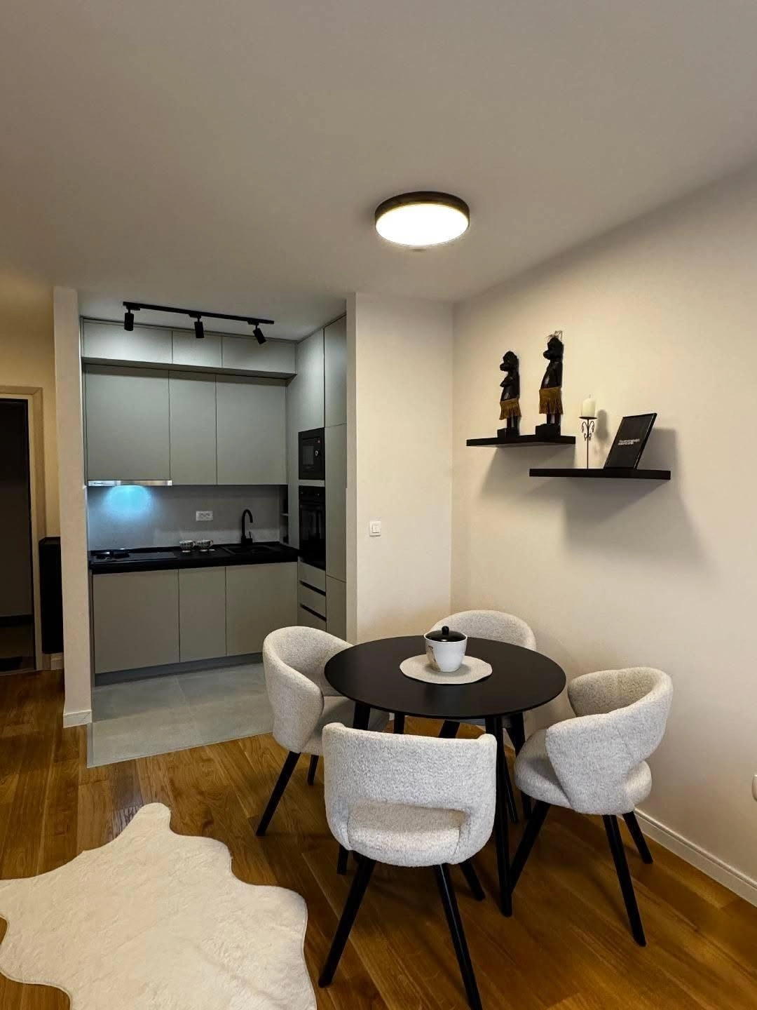 Jednosoban-stan-s-terasom-Central-Point-Podgorica-5 Izdavanje: Jednosoban stan 40 m² – Central Point, Podgorica — fotografija 6