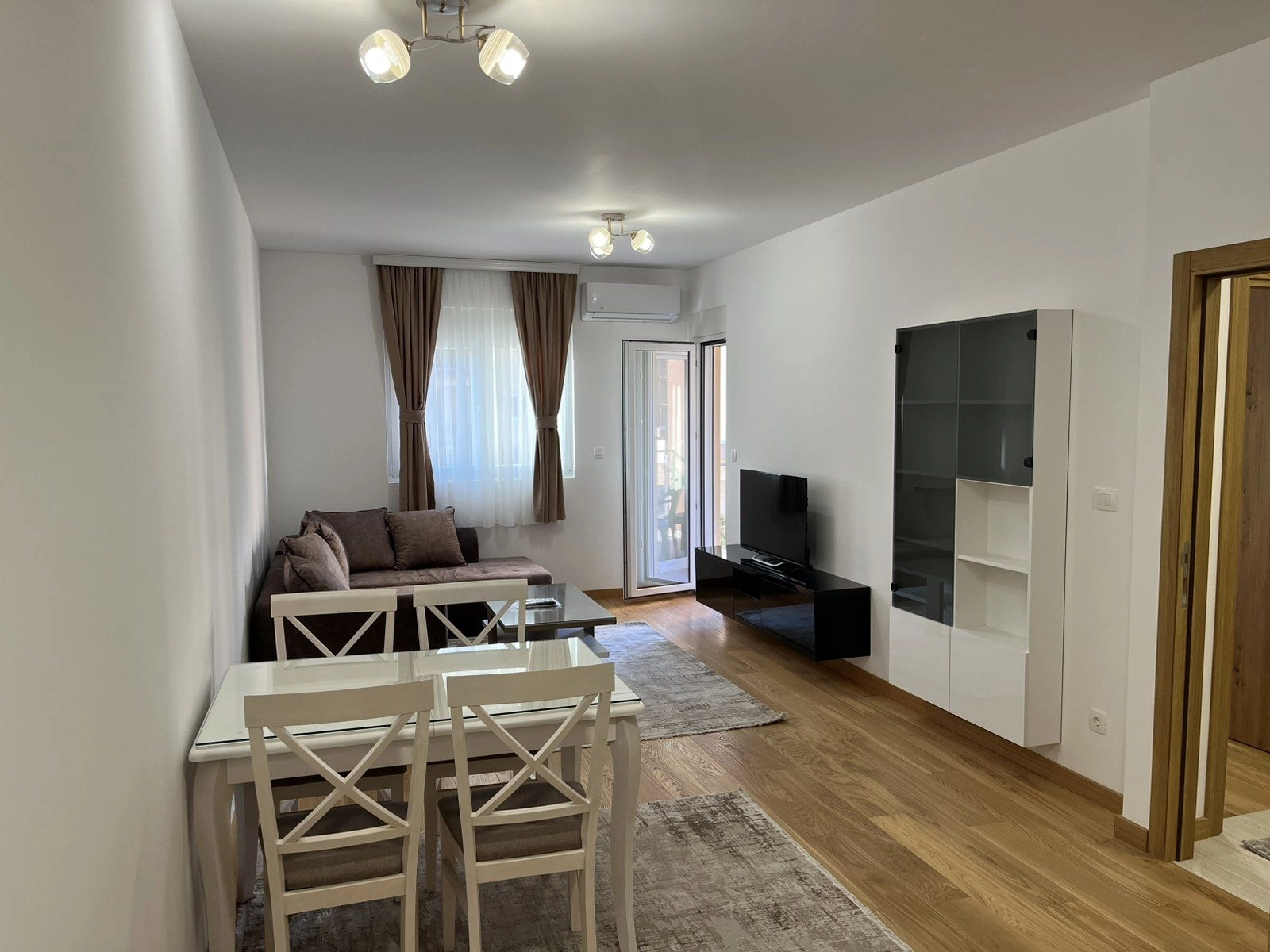 Izdavanje: Jednosoban stan 48 m² – City kvart, Podgorica — fotografija 2