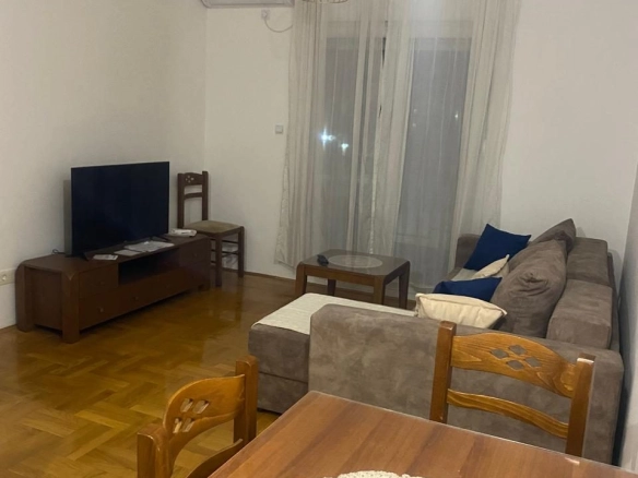 Jednosoban stan na Tuškom putu