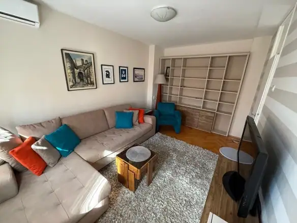 Izdavanje: Jednosoban stan 53 m² – Preko Morače, Podgorica