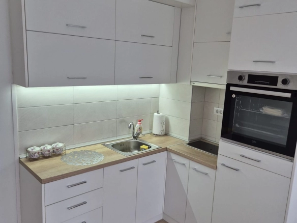 Izdavanje: Garsonjera 33 m² – Preko Morače, Podgorica — fotografija 3