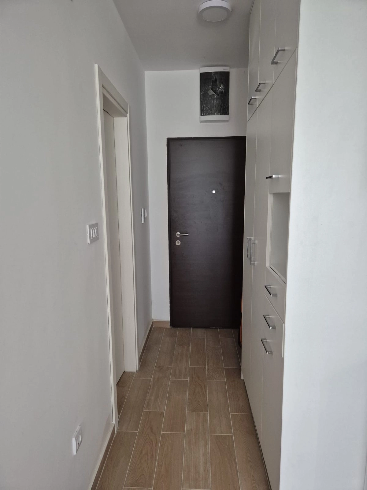 Garsonjera-33-m²-u-naselju-Preko-Morace-Podgorica-3 Izdavanje: Garsonjera 33 m² – Preko Morače, Podgorica — fotografija 4