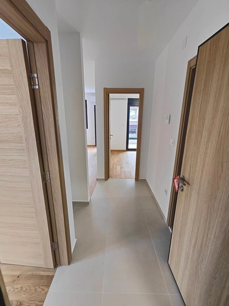 Izdavanje: Dvosoban stan 53 m² – City kvart, Podgorica — fotografija 2