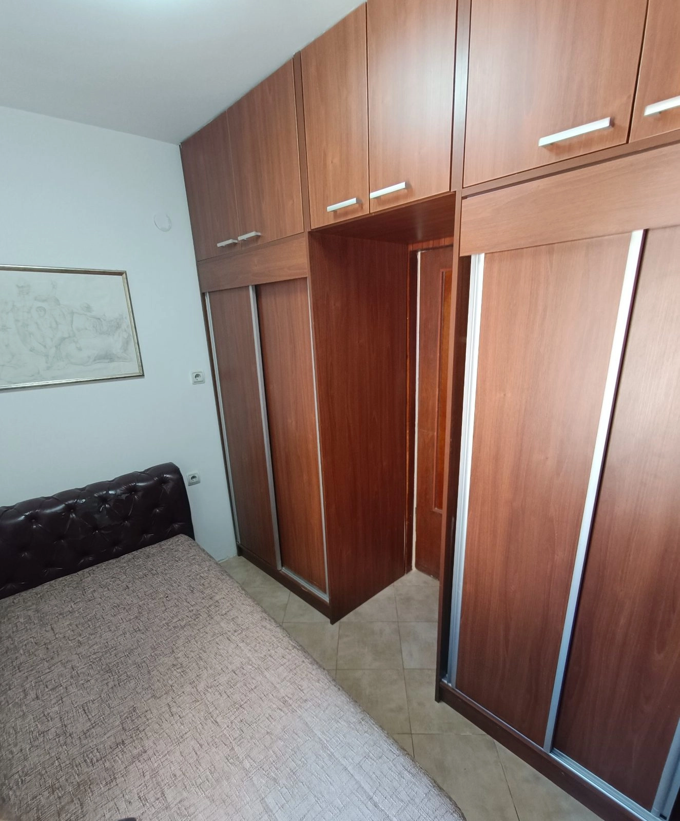 Dvosoban-stan-u-centru-Podgorice-Trg-nezavisnosti-7 Izdavanje: Dvosoban stan 58 m² – Centar, Podgorica — fotografija 8