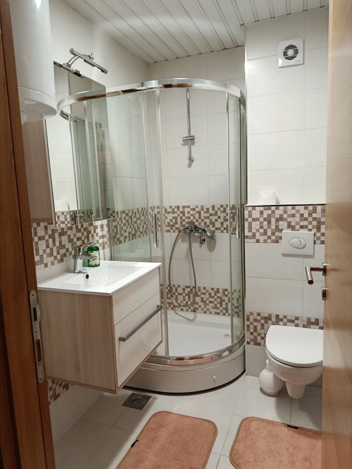Dvosoban-stan-u-City-kvartu-Podgorica-5 Izdavanje: Dvosoban stan 68 m² – City kvart, Podgorica — fotografija 6