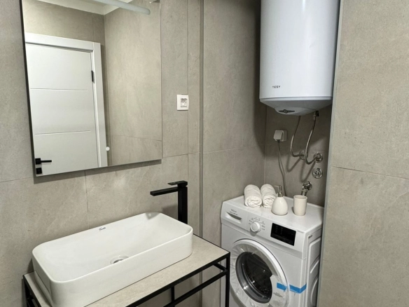Izdavanje: Garsonjera 37 m² – Malo Brdo, Podgorica — fotografija 2