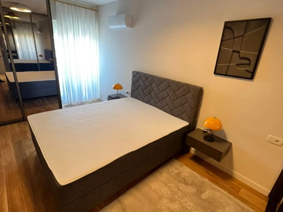 Dvosoban stan sa tri terase, Central Point, Podgorica — fotografija 9