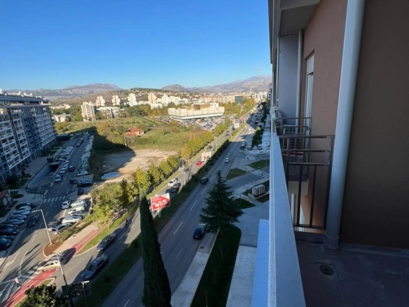 Dvosoban stan sa tri terase, Central Point, Podgorica — fotografija 13