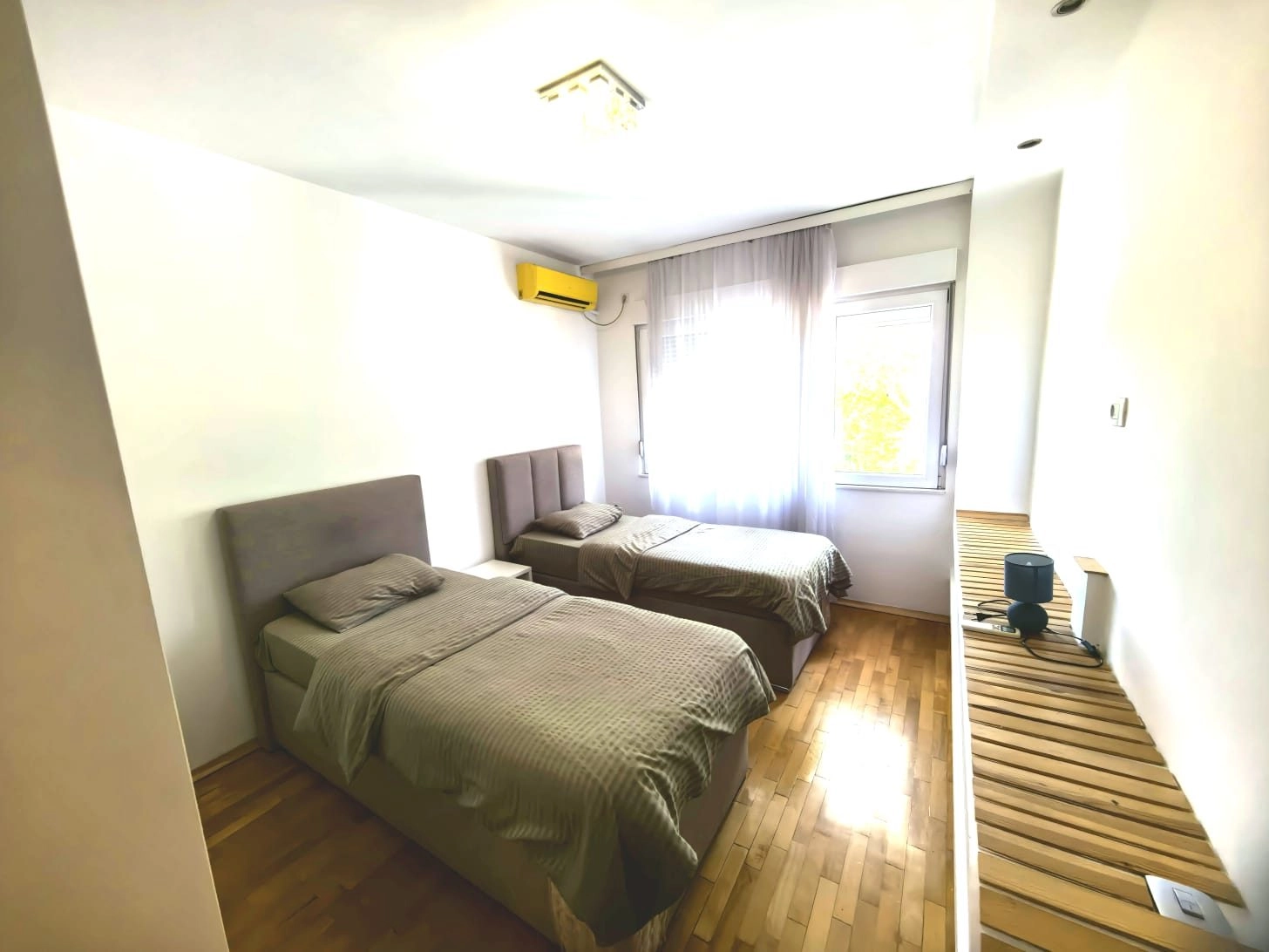 Izdavanje: Trosoban stan 732 m² – Preko Morače, Podgorica — fotografija 2