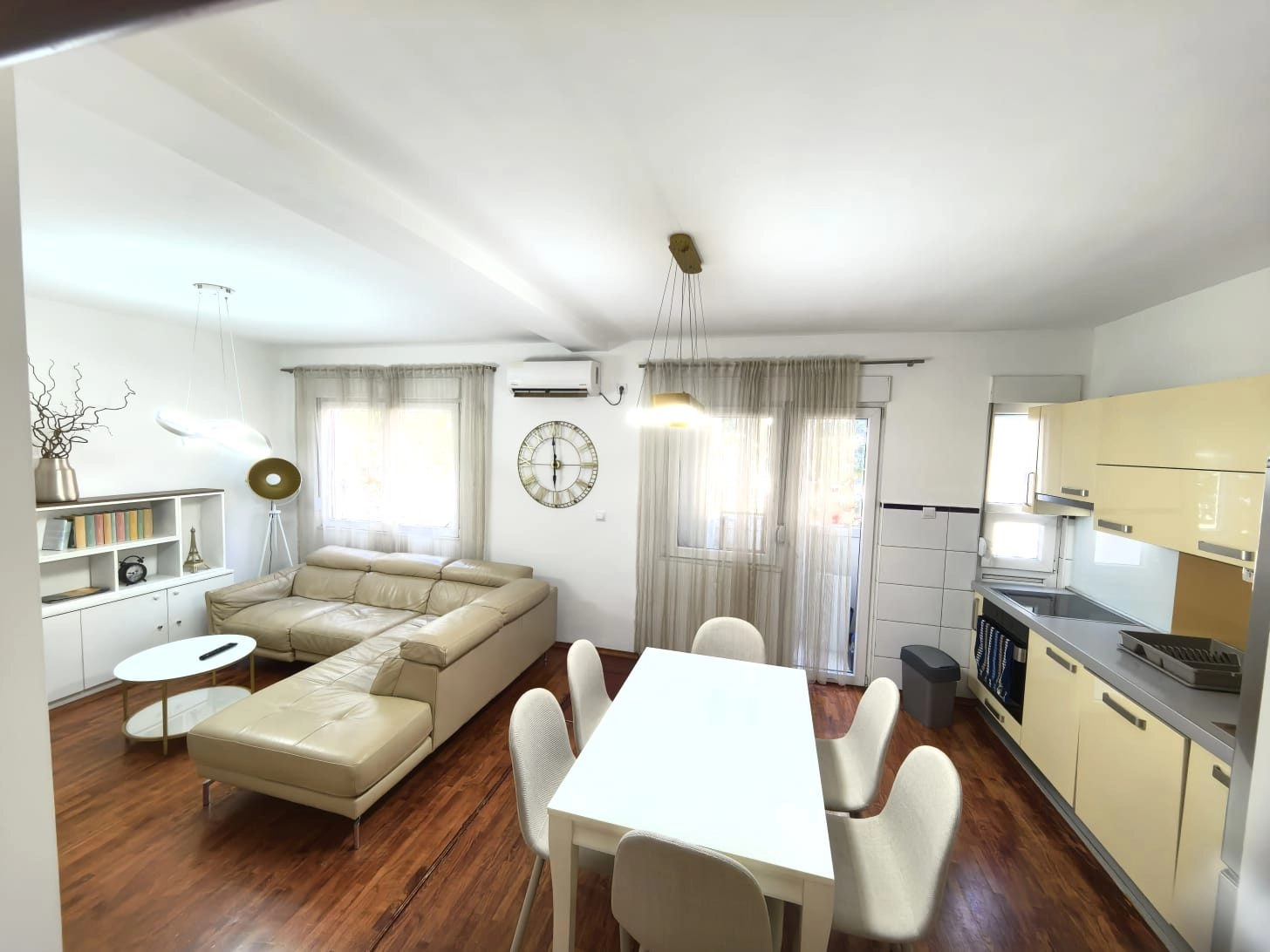 Izdavanje: Trosoban stan 732 m² – Preko Morače, Podgorica — fotografija 4