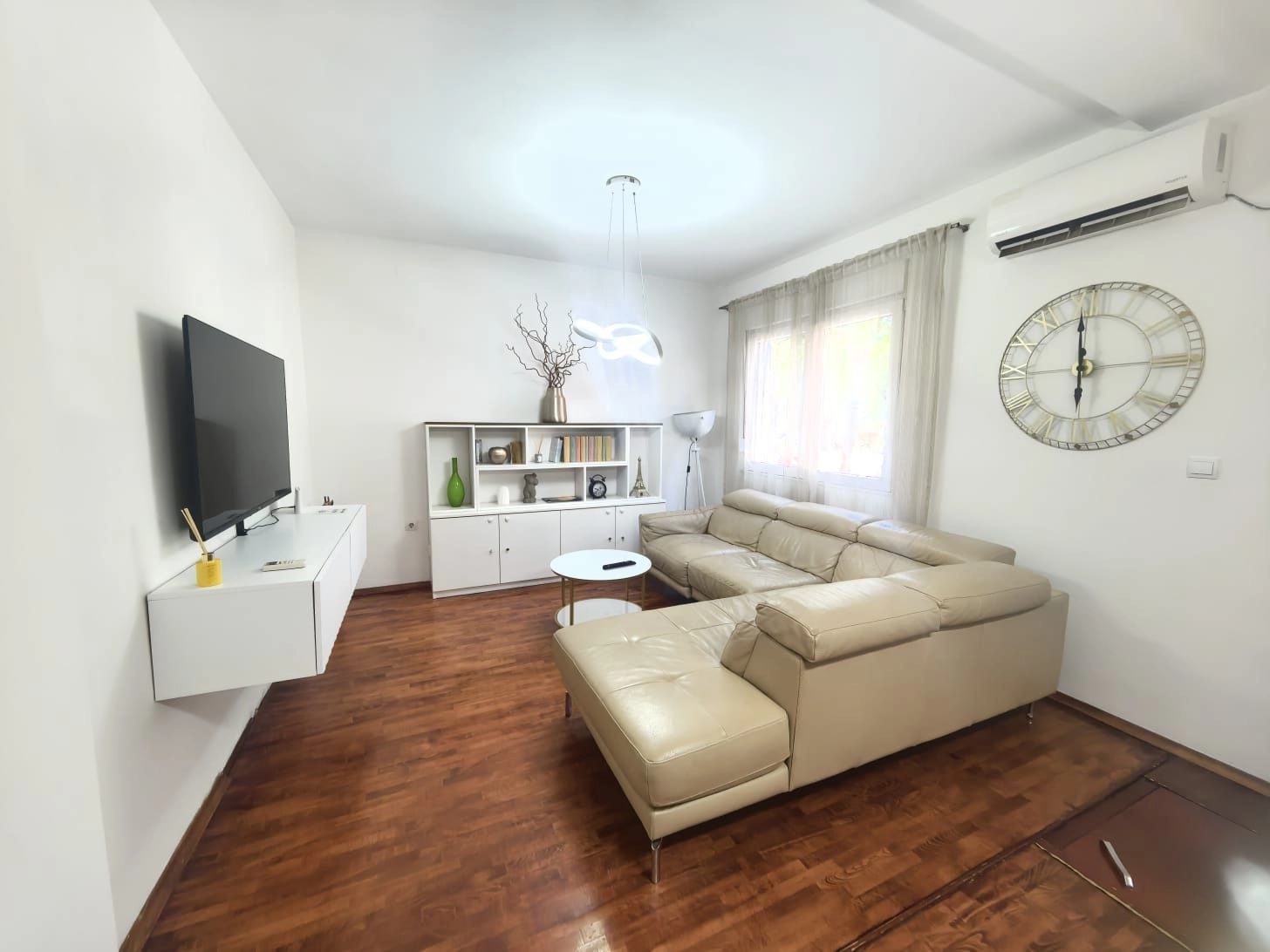 Izdavanje: Trosoban stan 732 m² – Preko Morače, Podgorica — fotografija 12