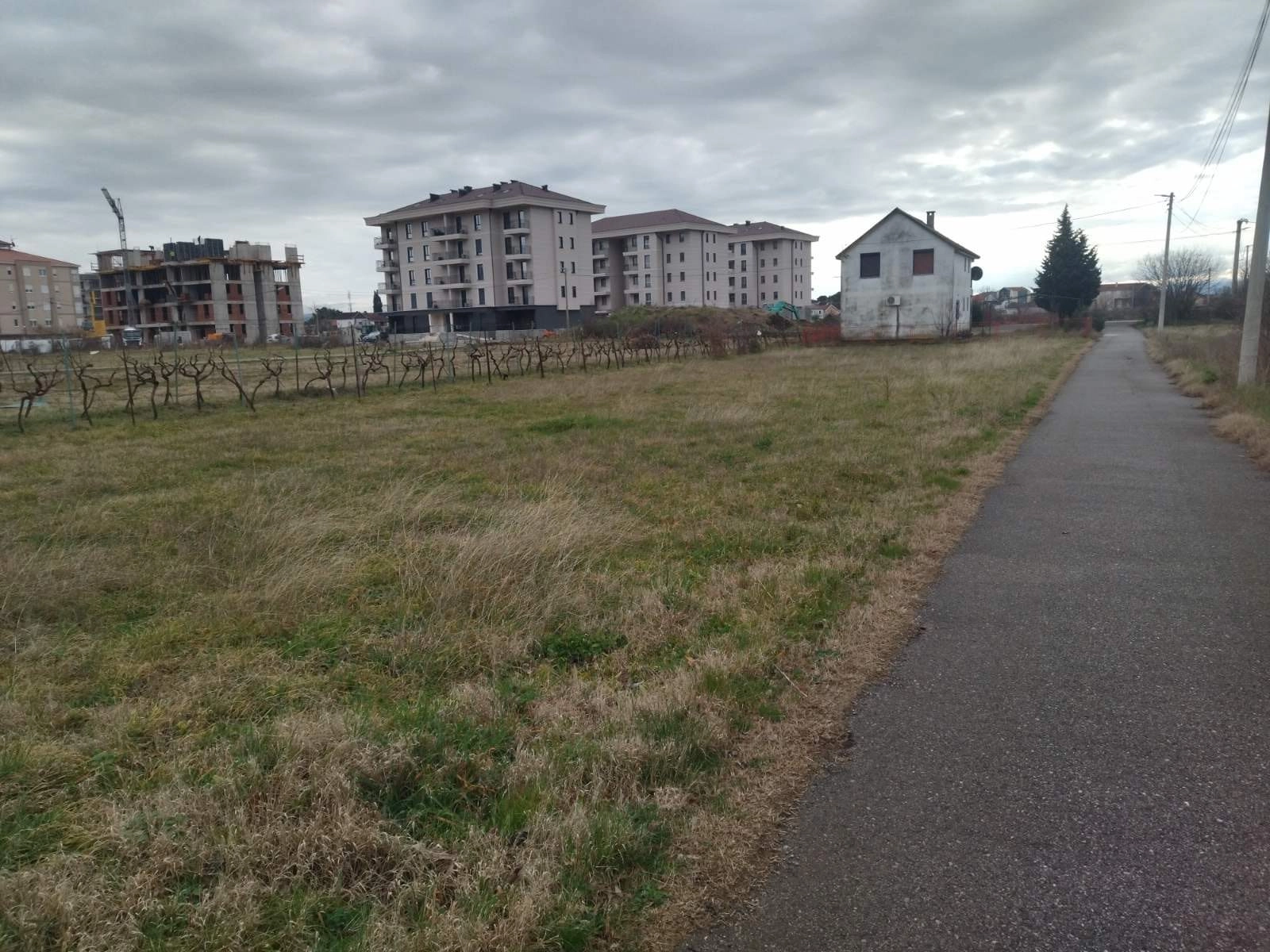 Plac-942-m²-u-Tolosima-Podgorica-2 Plac 942 m² – Tološi, Podgorica — fotografija 3