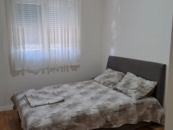 Izdavanje: Jednosoban stan 40 m² – Pobrežje, Podgorica — fotografija 2
