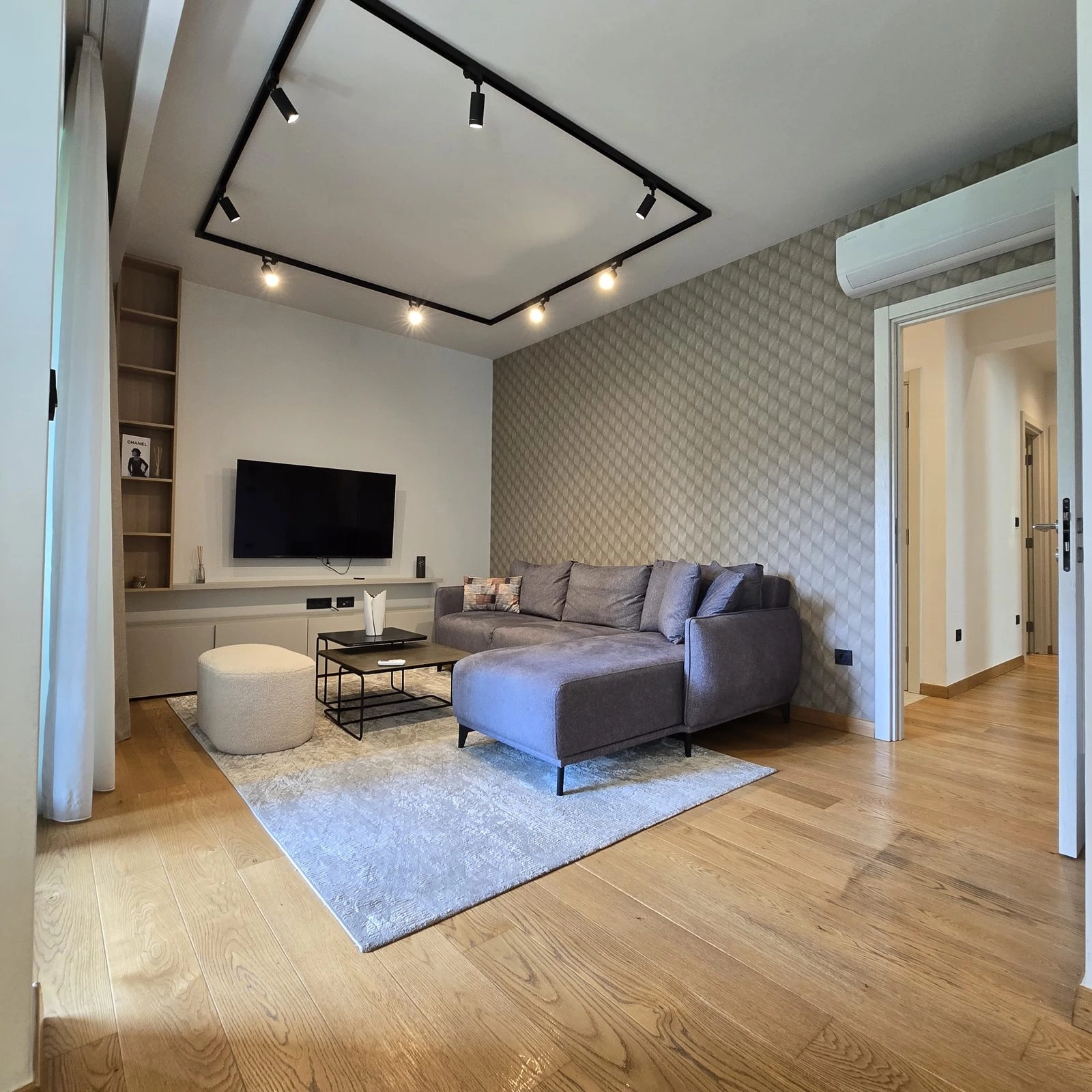 Izdavanje: Trosoban stan 852 m² – Vezirov most, Podgorica