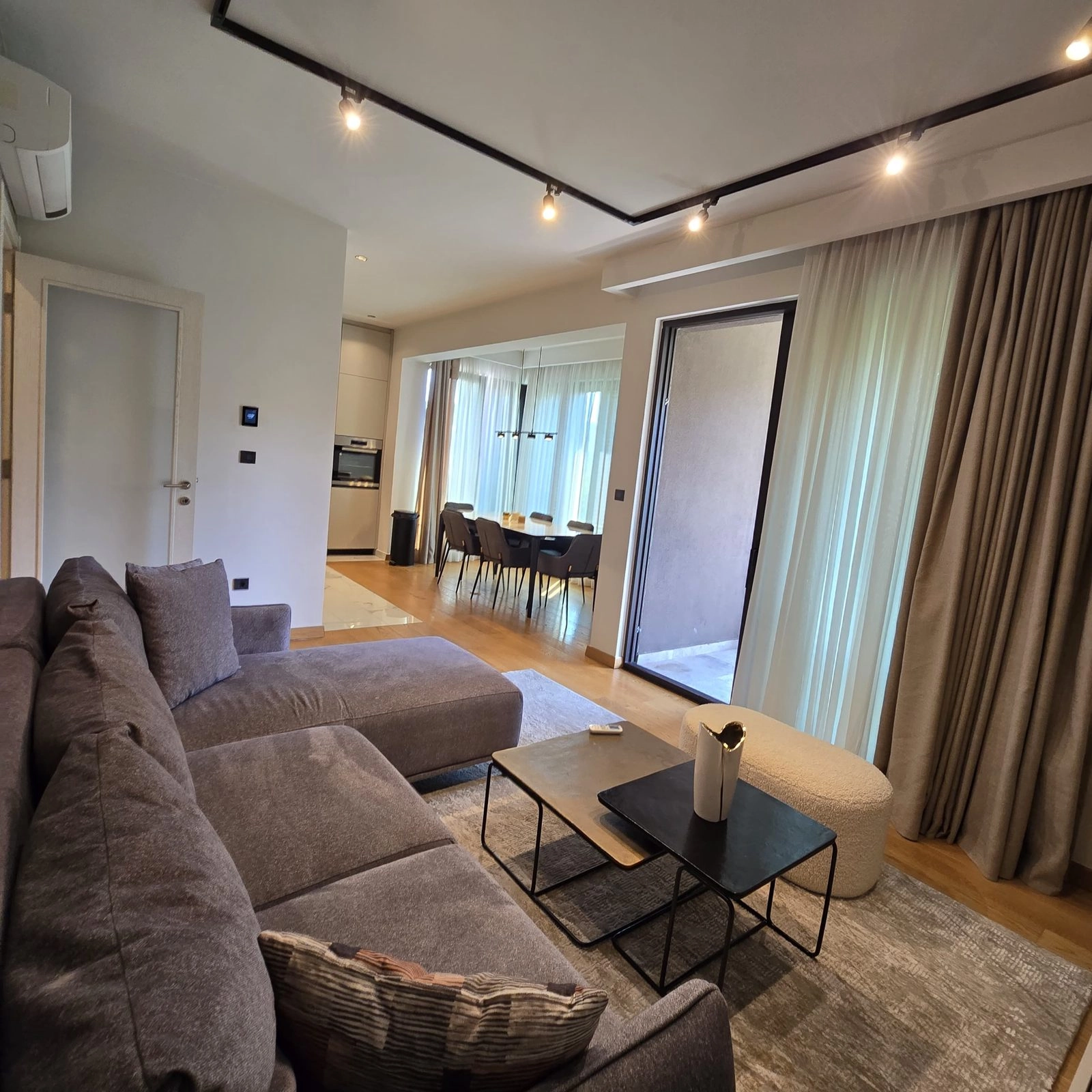 Izdavanje: Trosoban stan 852 m² – Vezirov most, Podgorica — fotografija 6
